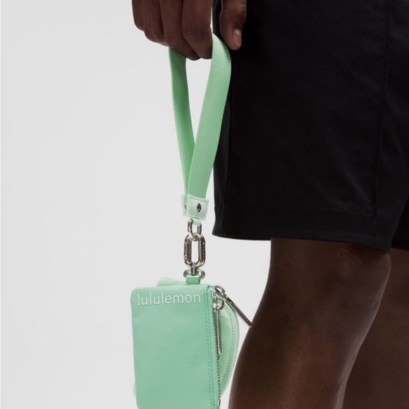 Lululemon - Picture 4 of 5